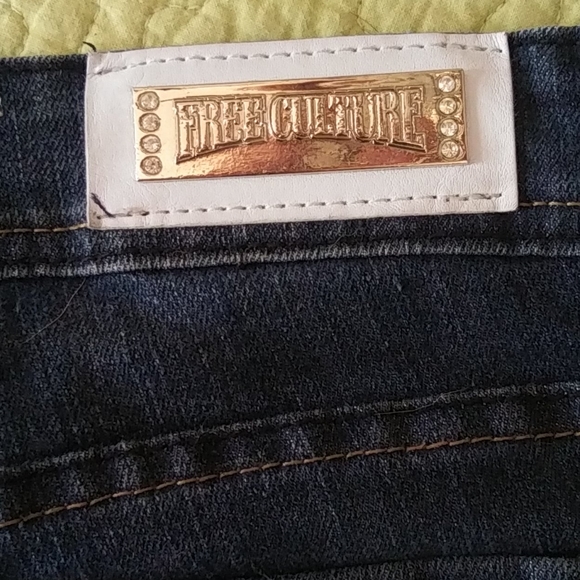 Jeans - Picture 8 of 8